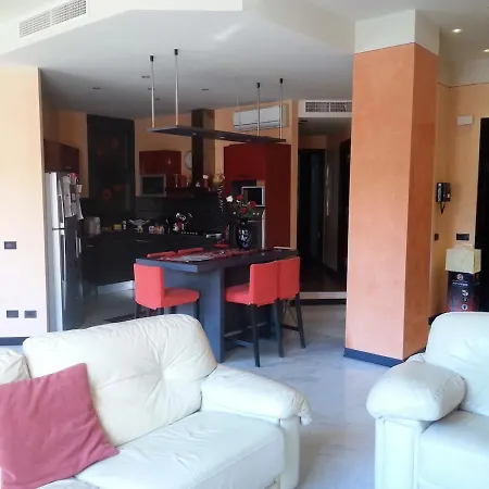 Elegant Apartment, Close Downtown
